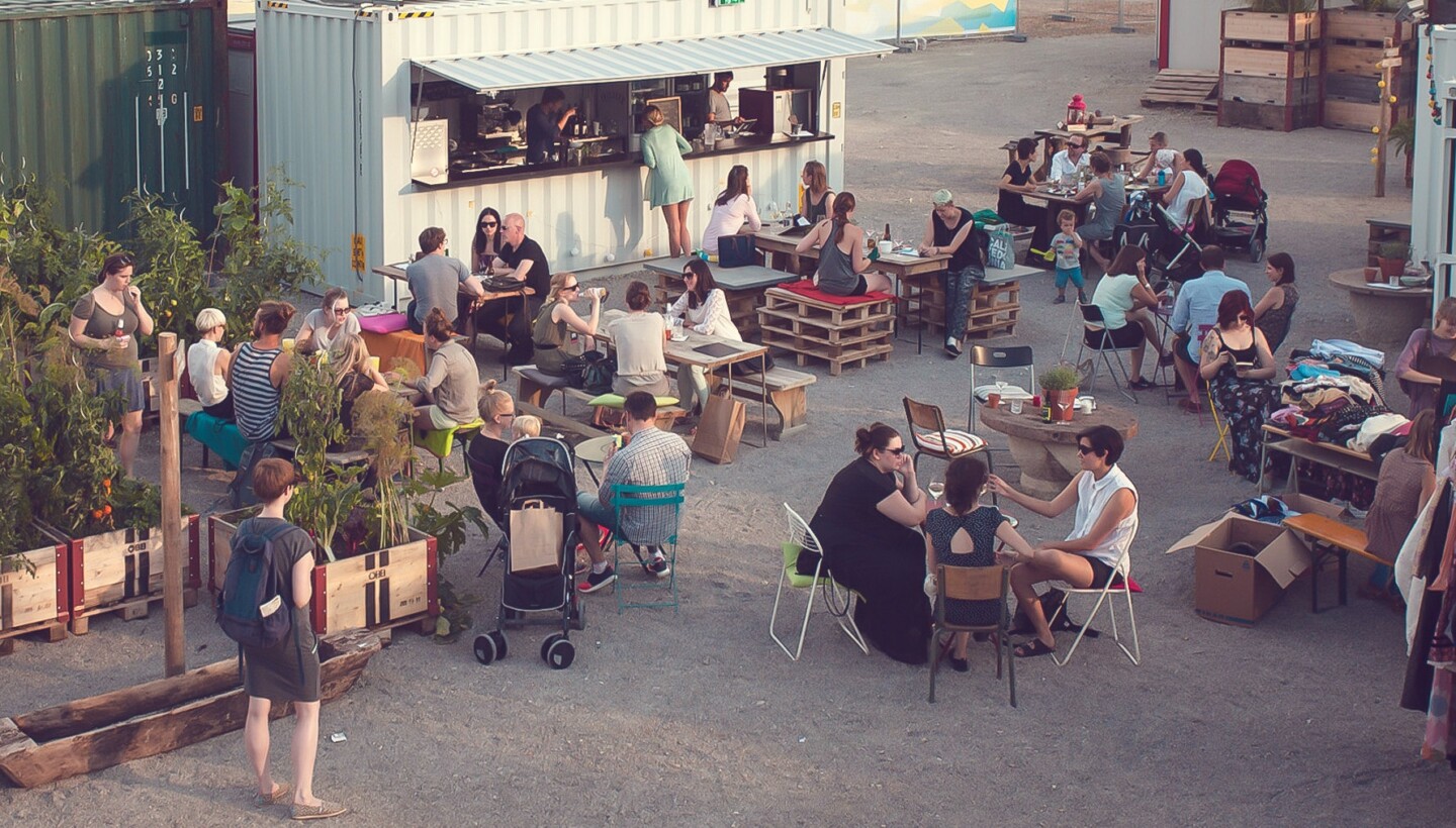 Woman Fashion Tour 2015